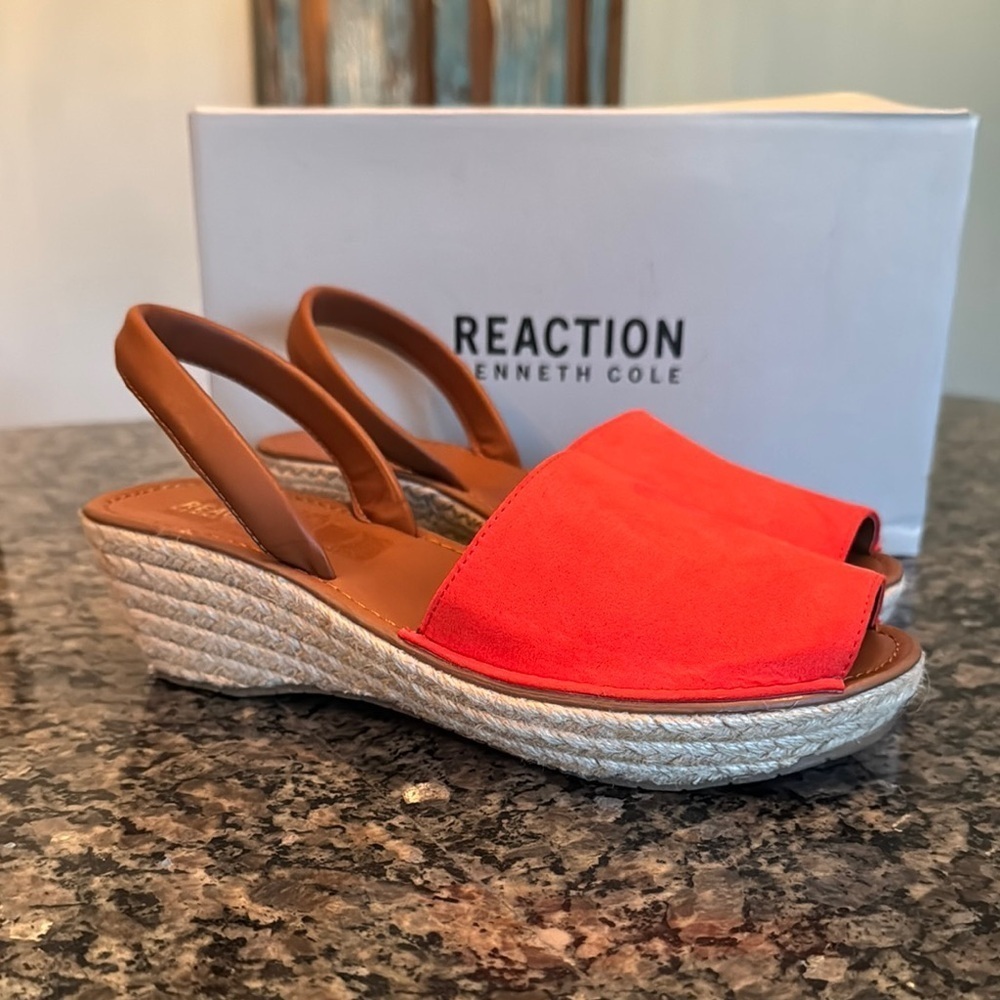 Kenneth Cole Reaction Red Orange rafia Wedge Espadrilles NIB 7.5